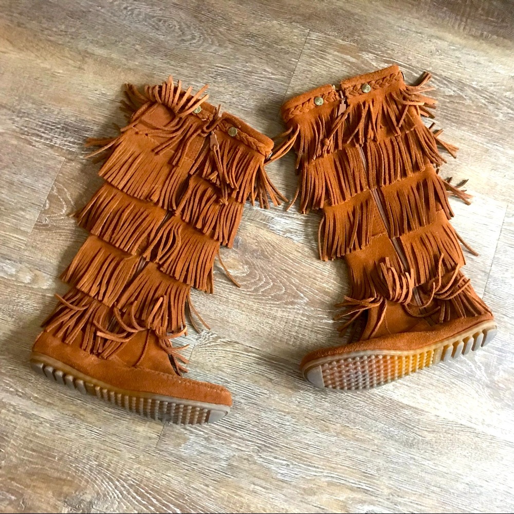 Minnetonka 5 tier Leather Boots!
